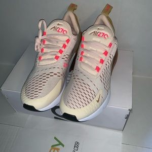 New Nike Air Max 270 Womens Size 8.5 Guava Ice